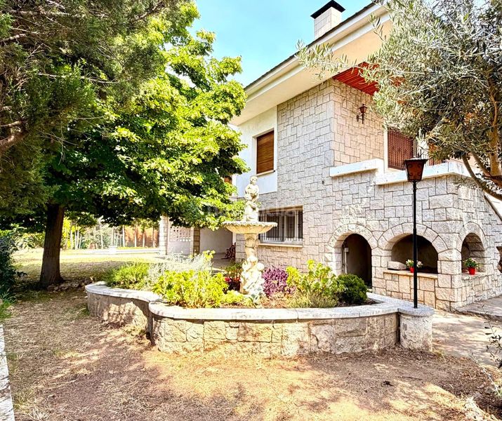 Foto 103762b1-01ed-4f85-9d29-8e06c3aff84b. Casa amb aparcament piscina a Canovelles