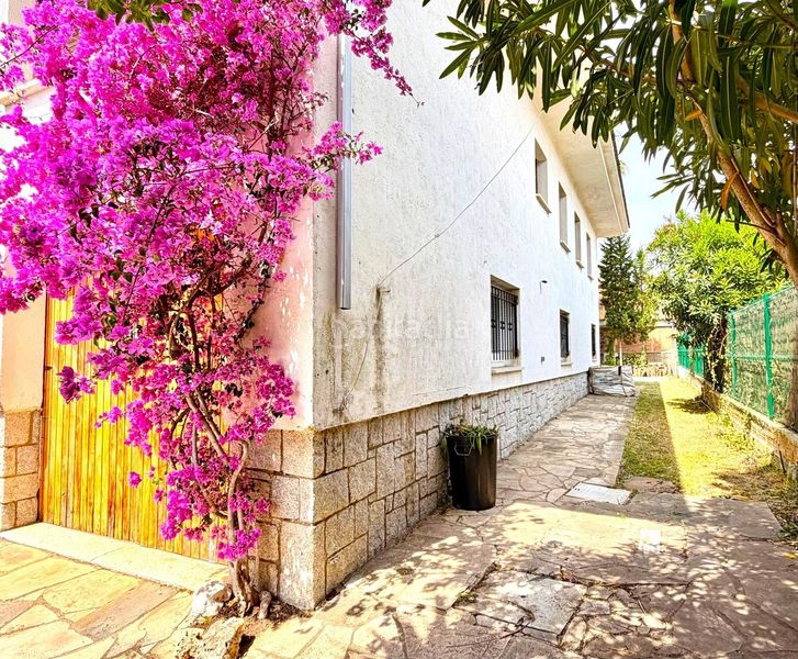 Foto 7d74a958-7717-4660-b971-248fb1d7860c. Casa amb aparcament piscina a Canovelles