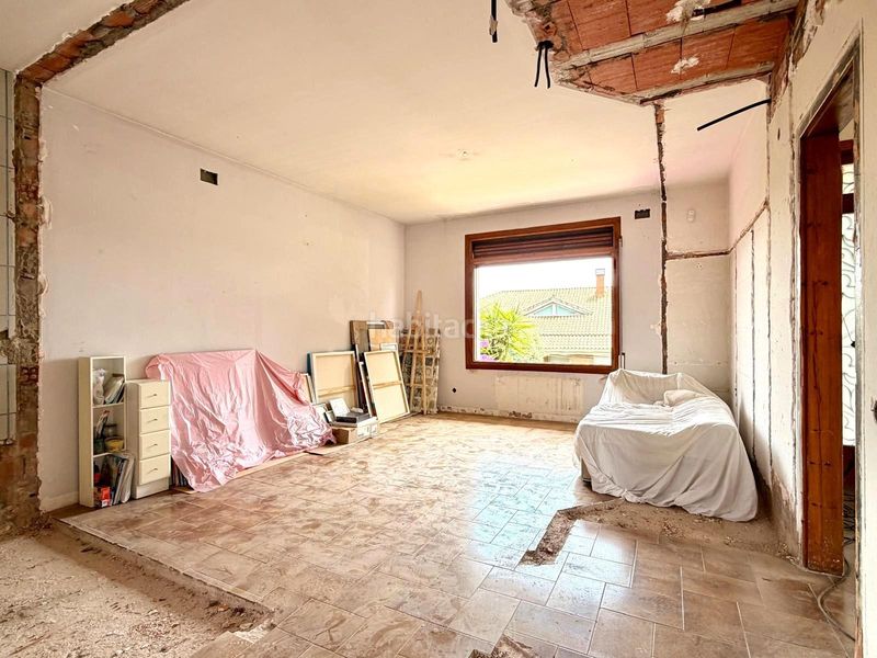 Foto cea72bb6-8a4c-4127-b602-0cb6f7047576. Casa amb aparcament piscina a Canovelles
