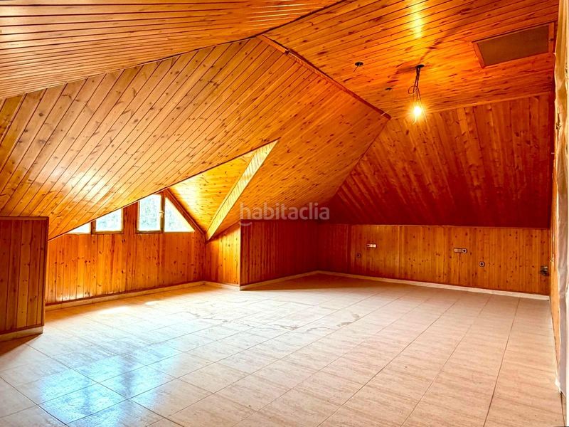 Foto ced07436-f2a7-4dda-906f-ad782d5ff292. Casa amb aparcament piscina a Canovelles
