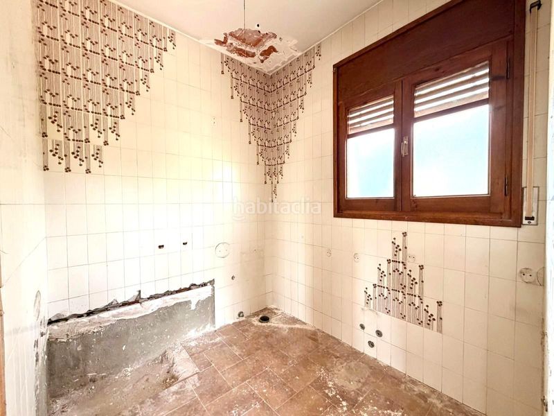 Foto d2f6c0e1-44c3-4b94-b483-7010ad65ed06. Casa amb aparcament piscina a Canovelles