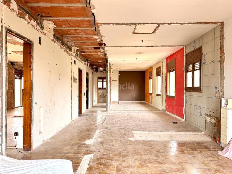 Foto d42d285a-38e1-4cca-bb27-b87588de3684. Casa amb aparcament piscina a Canovelles