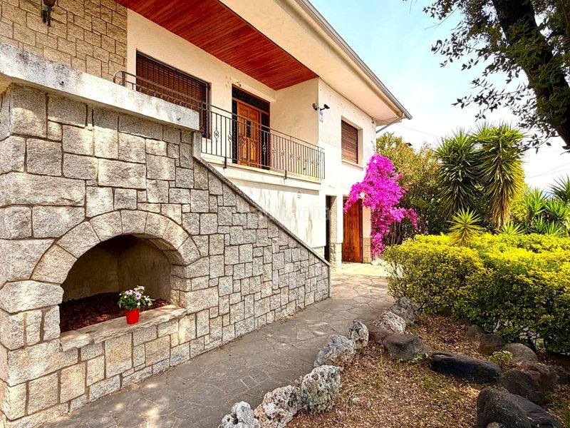 Foto f4c8d296-f337-44aa-8793-8eaf07cbc2cb. Casa amb aparcament piscina a Canovelles