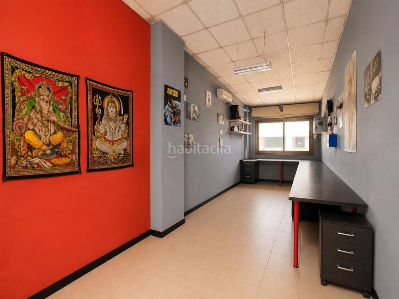 Foto b47b4e04-673b-41f8-b6b9-0b97226a3be4. Local comercial a Congost Granollers