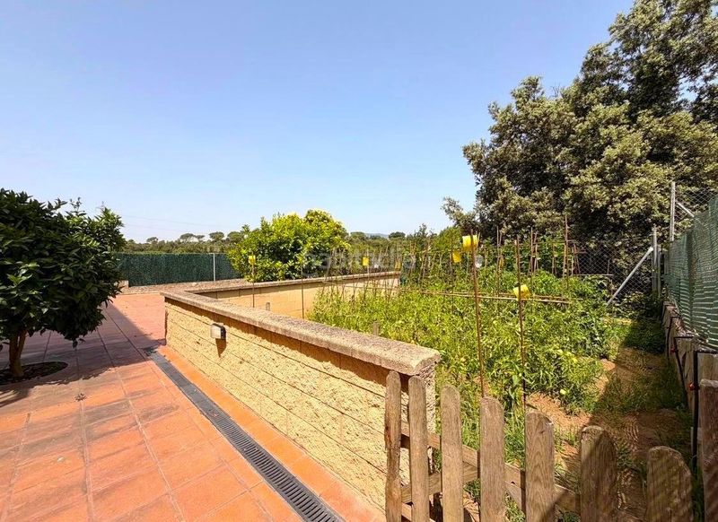Foto d542e48a-e6fa-4798-b6b8-fbfc7c01840b. Casa amb calefacció aparcament a Lliçà d´Amunt