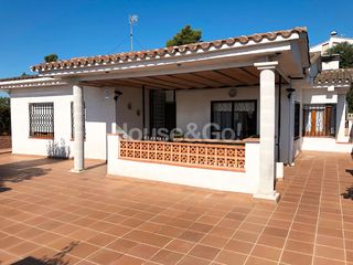 Chalet en Palafolls. Casa con 2 viviendas en sant gens.