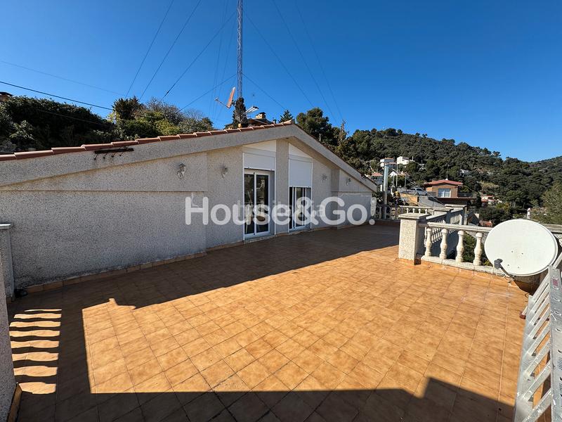 Foto 1f80cc2a-708e-4cd3-b901-96bc3deb23d2. Chalet casa con vistas al mar en Santa Susanna