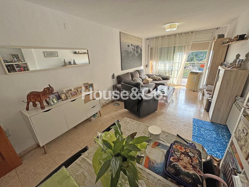 Foto 49017f43-9399-4c07-aad0-16b0abb8ae18. Piso  con parking y piscina en Santa Susanna