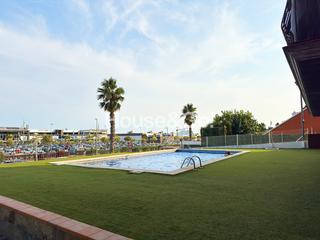 Appartement à Santa Susanna. Piso con parking y piscina