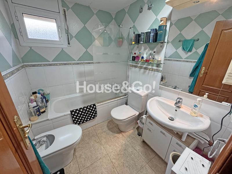 Foto aacbefe0-345f-4d39-a3f6-dd3507a9cc68. Piso  con parking y piscina en Santa Susanna