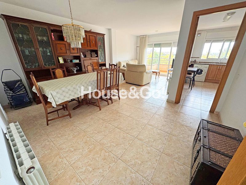 Foto a8d15cd2-b994-44c9-a53c-8df47c1299dc. Pis amb calefacció aparcament a Malgrat de Mar