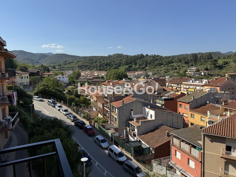 Foto b697fd2a-dc7b-4756-903f-4f49150bf175. Pis amb calefacció aparcament a Arbúcies