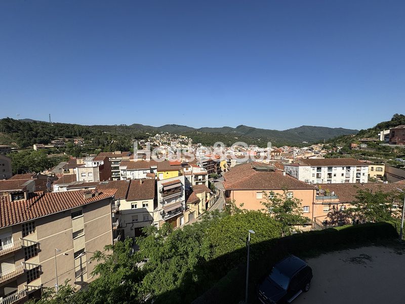 Foto f2196019-ee48-4ecb-b779-e518ddd3700f. Pis amb calefacció aparcament a Arbúcies