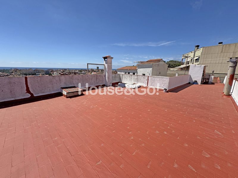 Foto b64999c8-9b70-4e03-be71-273c5b02421d. Casa con camino riscaldamento parcheggio in Malgrat de Mar