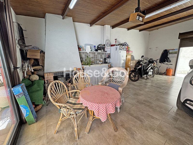 Foto e7d4e03f-b3ad-42b9-b8b7-6d7711058a40. Casa con camino riscaldamento parcheggio in Malgrat de Mar
