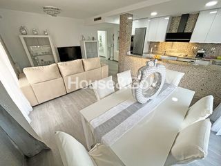 Dplex en Malgrat de Mar. Gran dplex de 160m con terraza y vista al mar.