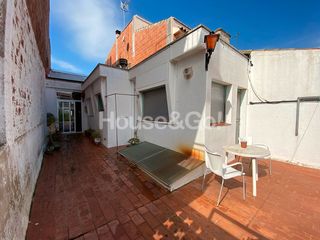House  Carrer del carme. Casa de pueblo en el centro.