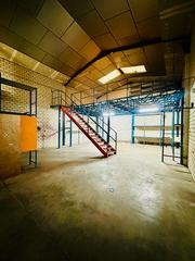 Industrial building  Avenida de las canteras