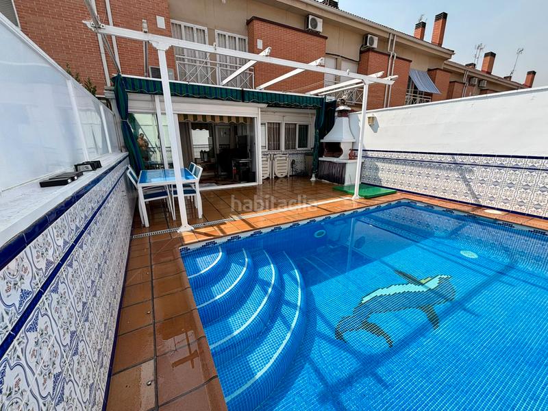 Foto eddb7010-09b3-4ebe-a7dc-cd17cab85d59. Casa adossada amb calefacció aparcament piscina a Parla