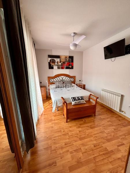 Foto 1a471f6a-0832-475a-bc8b-fb0cc25cb242. Semi detached house with heating parking pool in Laguna Park Parla