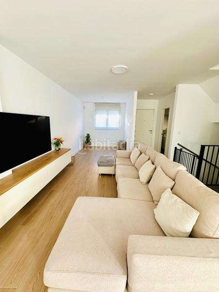 Foto 6c937433-6e53-4e57-8ffe-560a61b87bc9. Casa adossada amb aparcament piscina a Viso de San Juan (El)