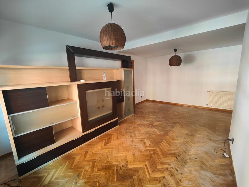 Foto 5336a9b1-0f20-4557-804f-18afacf97494. Flat with heating pool in Centro Fuenlabrada