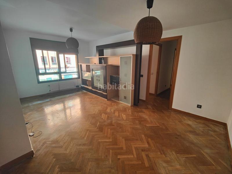 Foto f01820cb-4535-4e05-aec7-d9716c605c37. Flat with heating pool in Centro Fuenlabrada