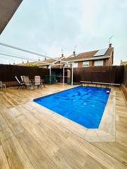 Casa pareada  Calle géminis