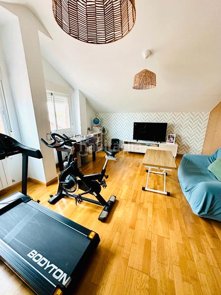 Foto 87dc436c-cb7b-4d00-bfb3-9ea9ff39f1eb. Casa pareada en Parla este Parla