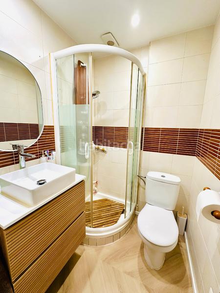 Foto 92672ba6-2335-43fb-bba2-40410a343762. Casa pareada en Parla este Parla