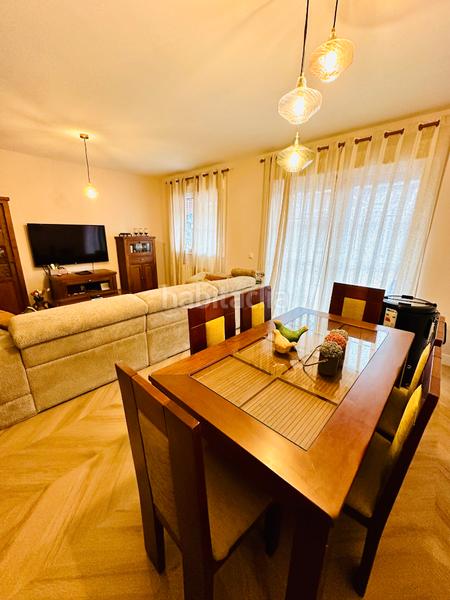 Foto 9fbfb691-33b4-4e9d-99fe-fb7e2195e319. Casa pareada en Parla este Parla