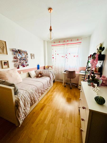 Foto a5f344ec-8abc-4e40-bf98-8b5abb70cc14. Casa pareada en Parla este Parla