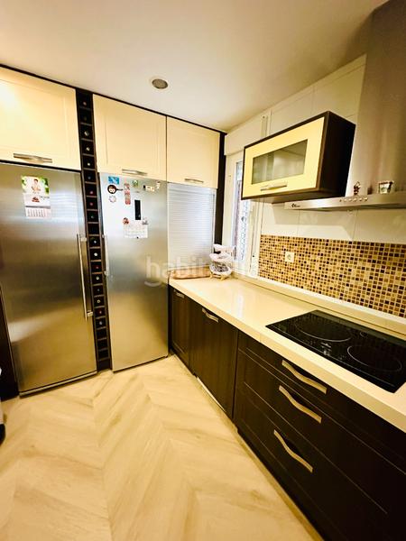 Foto b252bb4a-fa74-4f1b-8fe3-de04f0ea3ddd. Casa pareada en Parla este Parla