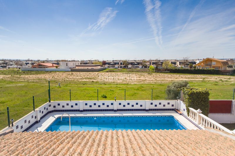 Foto 4d7fffcf-e24d-4194-b2a9-97cd24fd27e4. Xalet amb calefacció aparcament piscina a La Montaña - El Cortijo Aranjuez