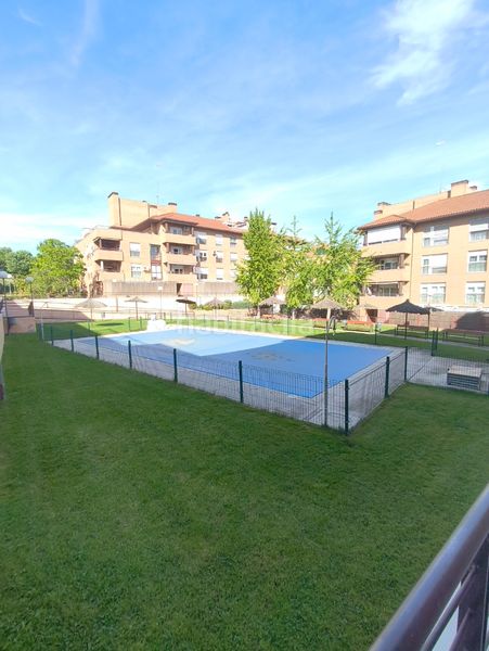 Foto c212678a-efaf-48d4-a93b-703a85379c4f. Pis amb calefacció aparcament piscina a Humanes de Madrid