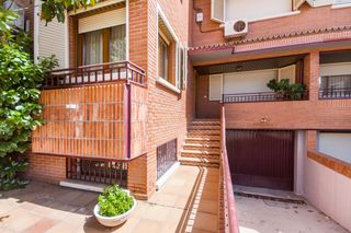 Maison jumelée à Sector 3. Black house servicios inmobiliarios presenta en exclusiva una re