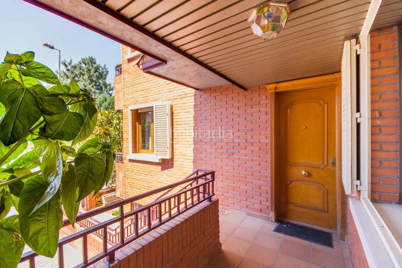 Foto 4fb9617d-3545-46e1-baae-bb4f13415051. Casa adossada amb xemeneia calefacció aparcament piscina a Getafe