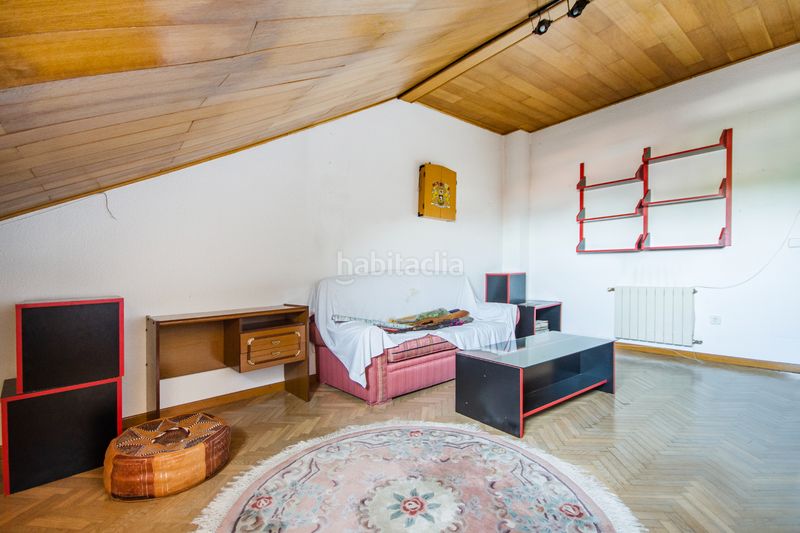 Foto c44809f5-9352-417d-8a15-c21505e26b94. Casa adossada amb xemeneia calefacció aparcament piscina a Getafe