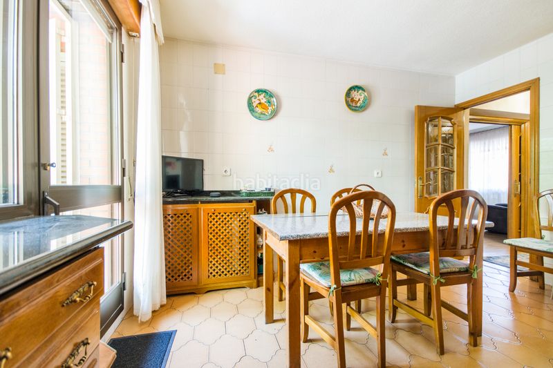 Foto c5815ea8-62c0-4c96-a2a2-bae3ff752ff0. Casa adossada amb xemeneia calefacció aparcament piscina a Getafe