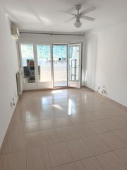 Pis  Calle real. Black house vende en exclusiva piso recién reformado en el centr