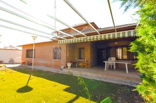 Xalet a Recas. Black house servicios inmobiliarios vende chalet independiente c