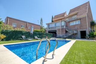 Casa  Isaac albeniz. Magnifico chalet en urbanización bosques de tarragona