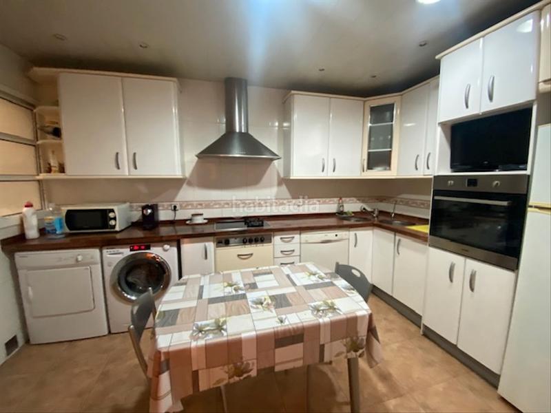 Foto 7e68f52c-e9b8-484a-ac35-d65dc09b88b5. Casa vivienda unifamliar con posibilidad de separar en 3 viviendas en Cornellà de Llobregat