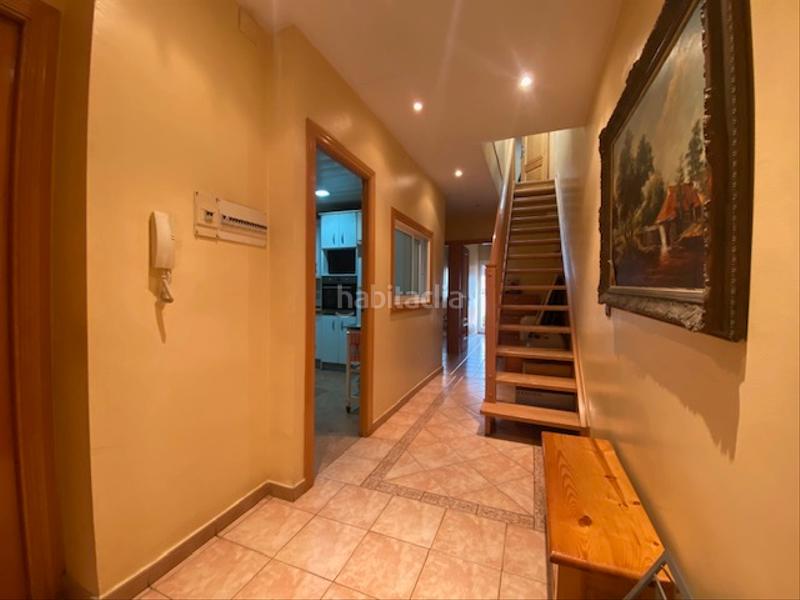 Foto 8a3484a5-42f3-4353-8d81-49866eb88824. Casa vivienda unifamliar con posibilidad de separar en 3 viviendas en Cornellà de Llobregat