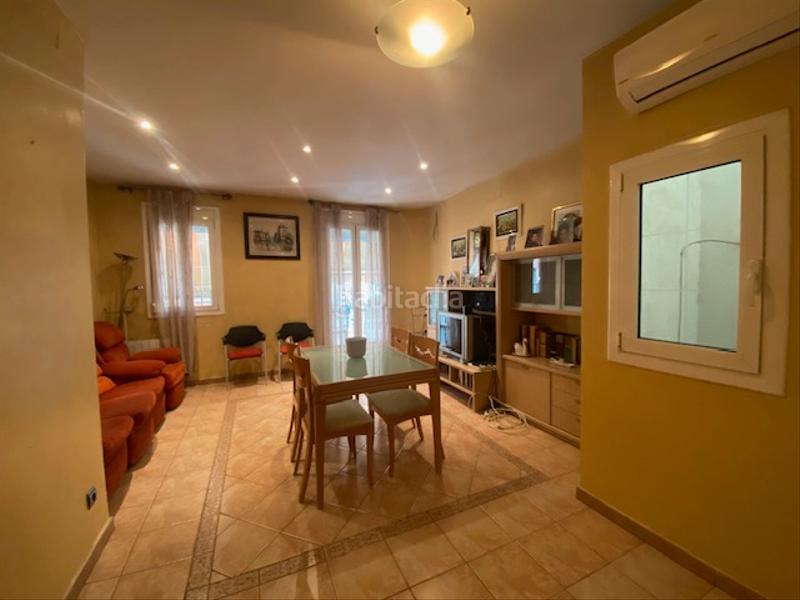 Foto a5c7521b-3f7b-4e87-850f-c3d935f18032. Casa vivienda unifamliar con posibilidad de separar en 3 viviendas en Cornellà de Llobregat