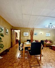 Flat  Carrer de joan maragall. Amplio piso en venta