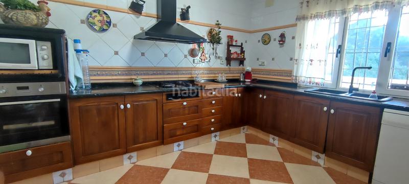 Foto 5ca40df7-a707-46d6-9142-3b9b681c7d25. Chalet with heating parking in Batoi Alcoi