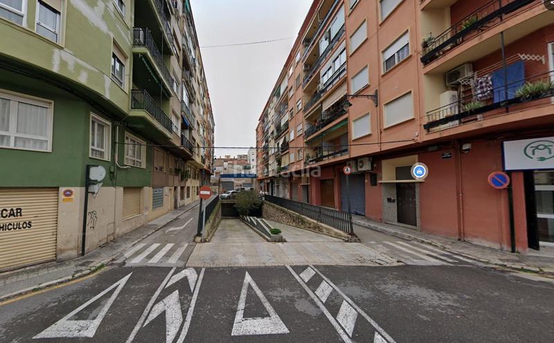 Foto d883e6f0-aa34-4278-bd4f-1167fa9e6328. Parking coche en Zona Nord Alcoi