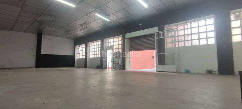 Foto d1436d6b-7f5e-48b3-ab0d-eda93bdd4129. Local comercial a Eixample Alcoi