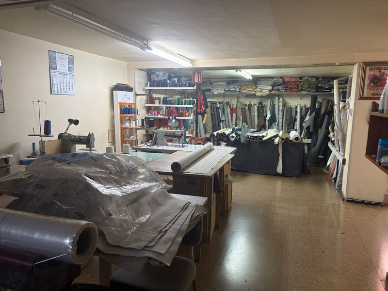 Foto f4cdf799-1b3d-4c3e-b79e-6dede4829cef. Local comercial a Zona Nord Alcoi